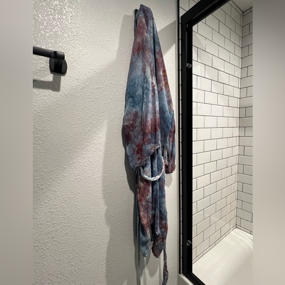 Hand Crafted Robe - Picture 5 of 5